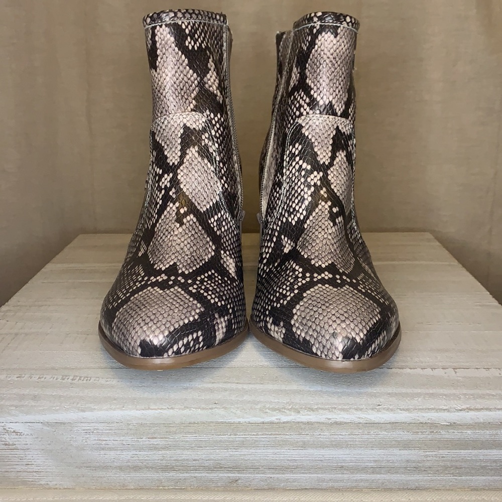 Booties Carlos Santana snake print women’s